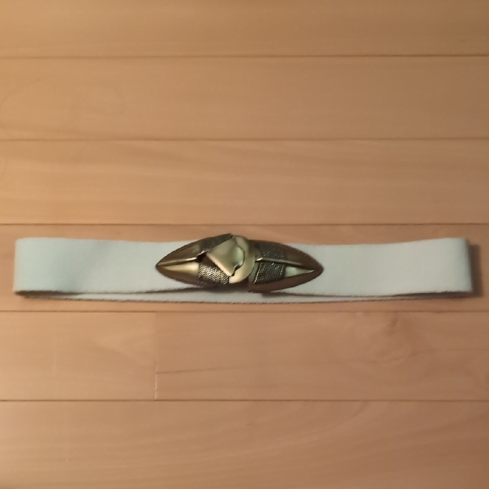 Ecote White Belt with Gold Buckle